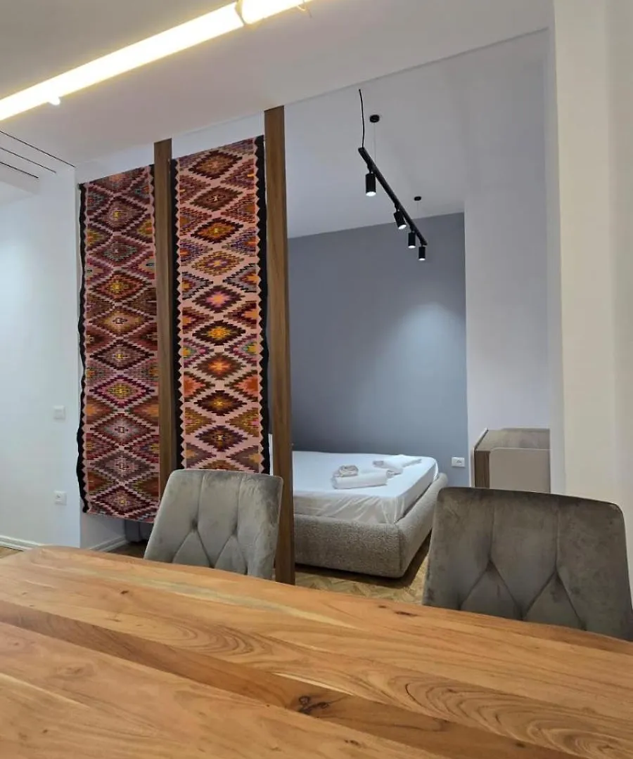 Tirent Apartment-Modern Bedrooms Stay Near Liqeni I Thate ティラナ 0*,  アルバニア
